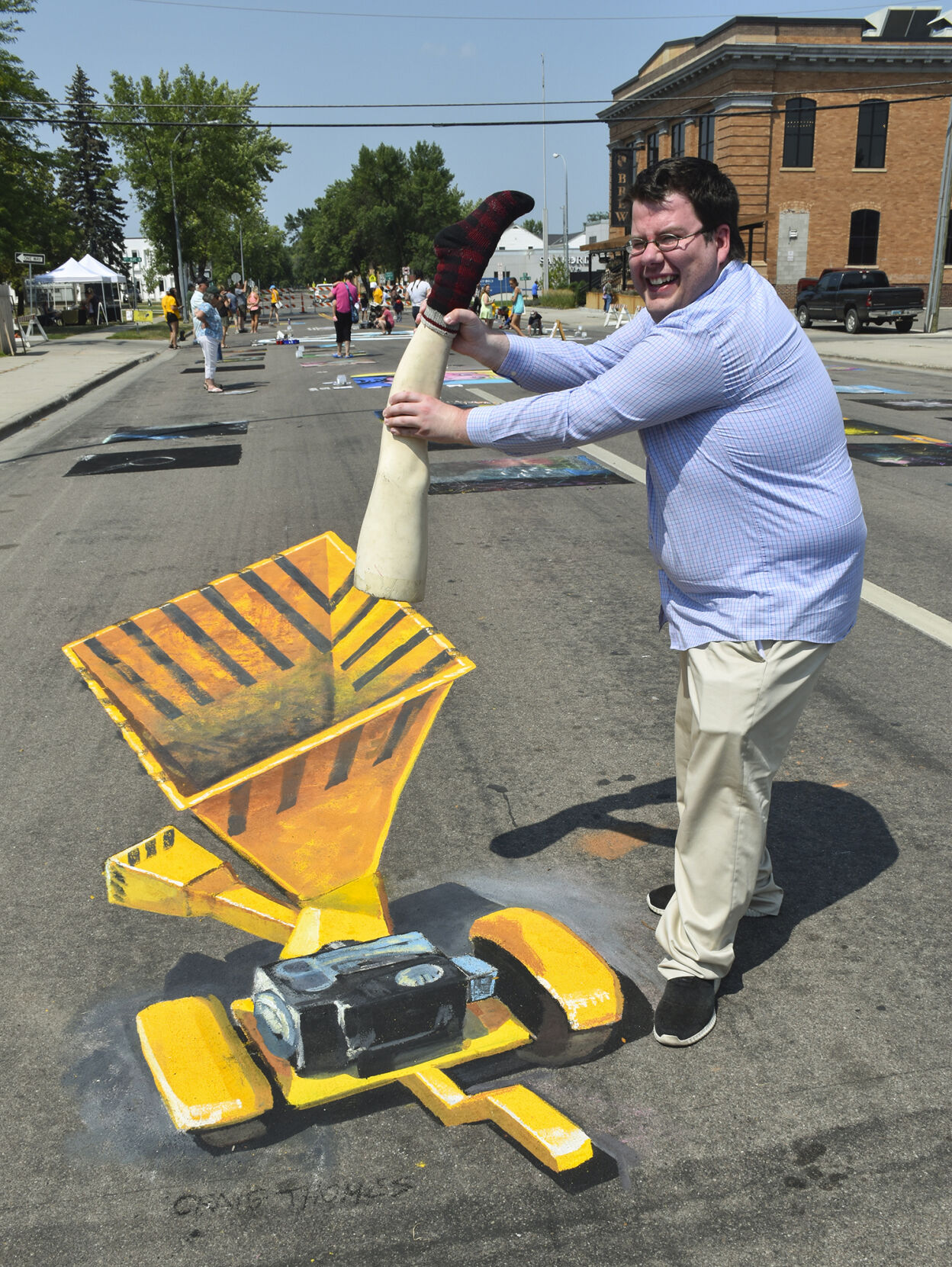 Wahpeton woman wins Fan Favorite award at Borderline Chalkfest